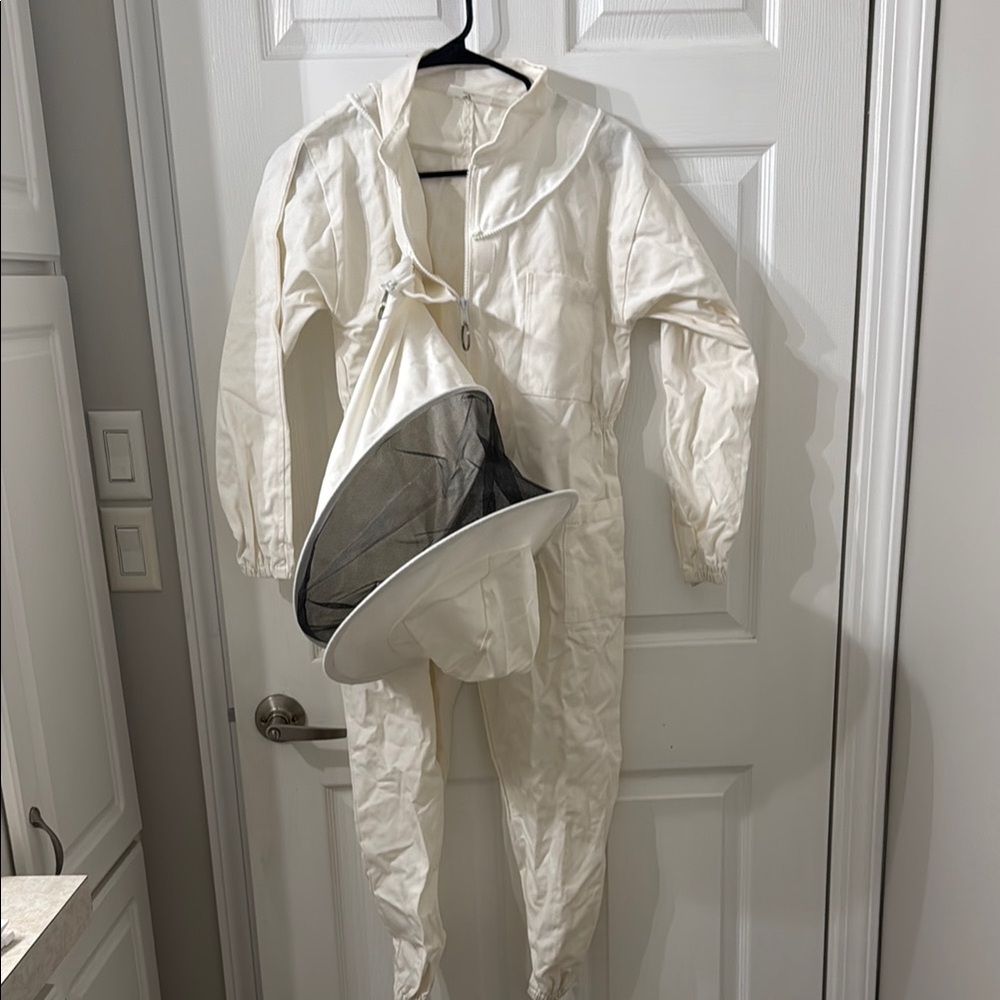 Brand new Beekeeping Suit with Veil